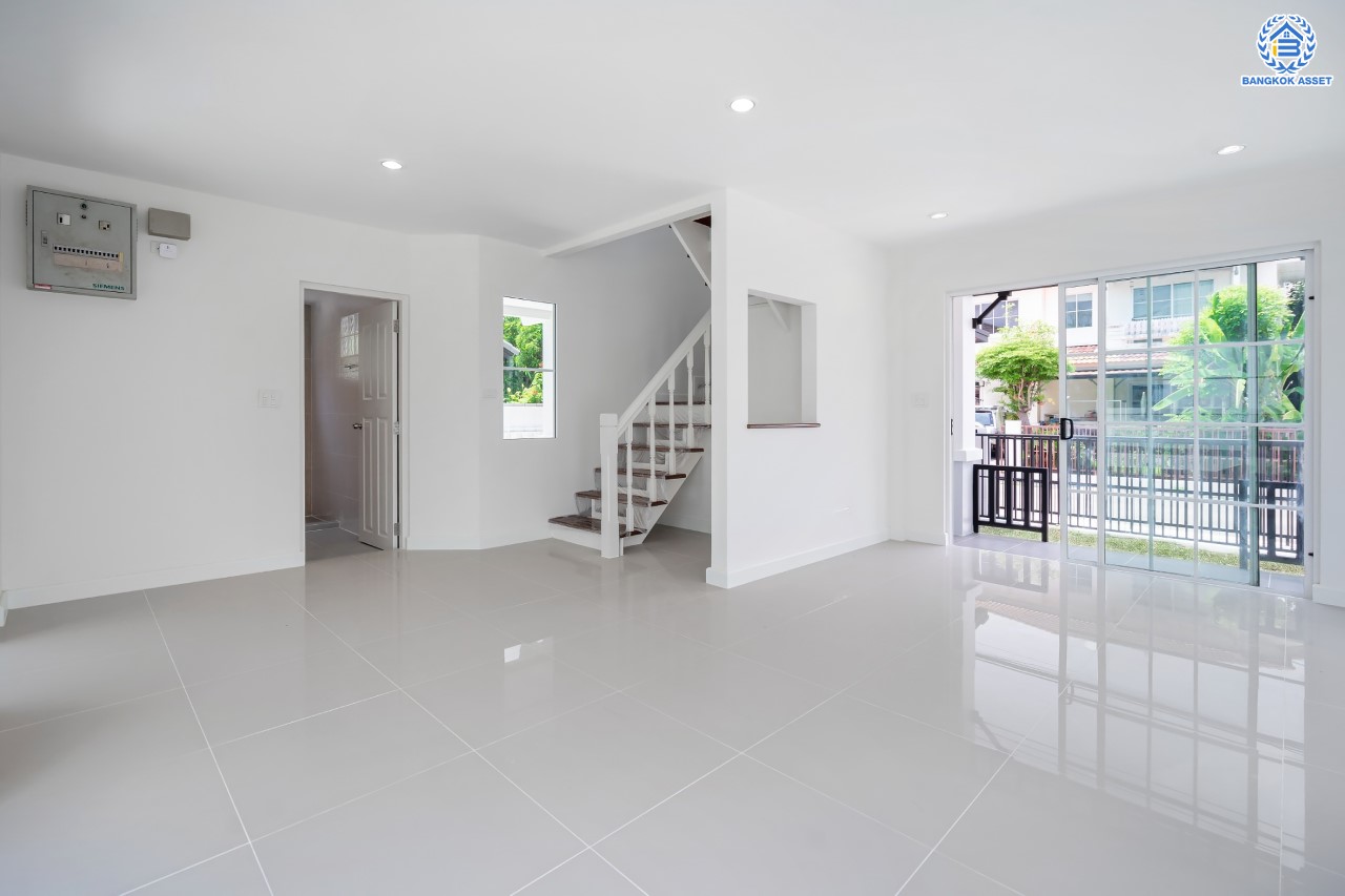 บ้านมือสองตกแต่งใหม่ ม.ชลลดา วัดลาดปลาดุก คุณภาพระดับ L&H บนเนื้อที่ 52.4 ตร.ว. ฟังก์ชัน 3 ห้องนอน 2 ห้องน้ำ 2 ที่จอดรถ บนทำเลศักยภาพ เพียง 15 นาทีถึง เซ็นทรัลเวสท์เกต ใกล้รถไฟฟ้าสายสีม่วง "สถานีคลองบางไผ่"...